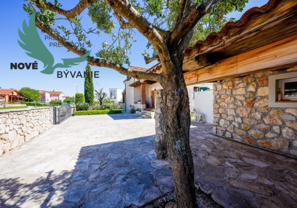 Exkluzívna kamenná vila s bazénom – Ideálna investícia do vášho oddychu!