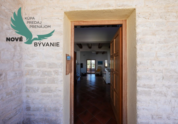 Exkluzívna kamenná vila s bazénom – Ideálna investícia do vášho oddychu!