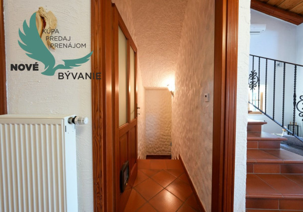 Exkluzívna kamenná vila s bazénom – Ideálna investícia do vášho oddychu!