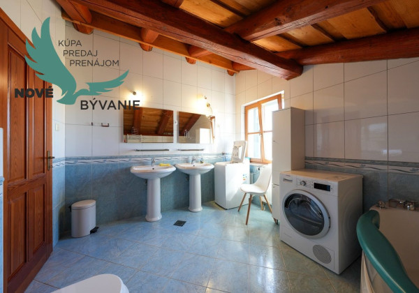 Exkluzívna kamenná vila s bazénom – Ideálna investícia do vášho oddychu!