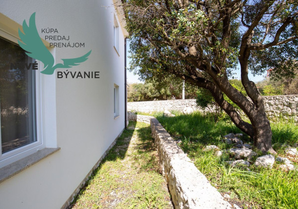 Na predaj dom len 130m od mora a pláže na ostrove Pag v Chorvátsku