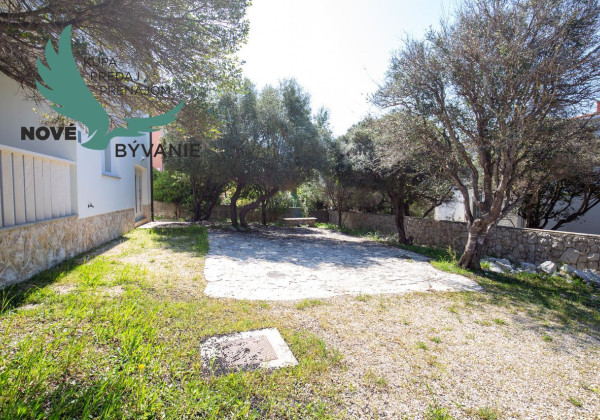 Na predaj dom len 130m od mora a pláže na ostrove Pag v Chorvátsku