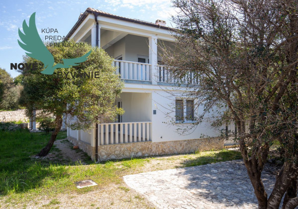 Na predaj dom len 130m od mora a pláže na ostrove Pag v Chorvátsku