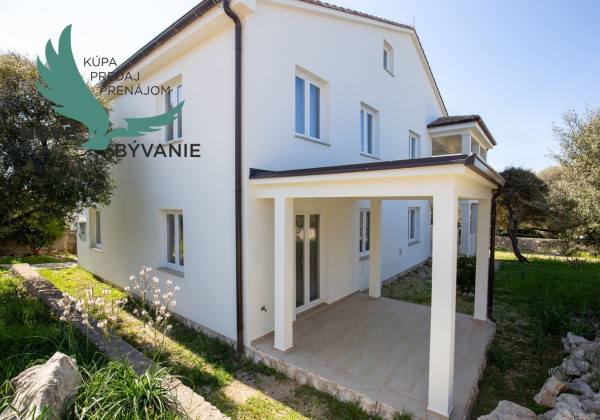 Na predaj dom len 130m od mora a pláže na ostrove Pag v Chorvátsku