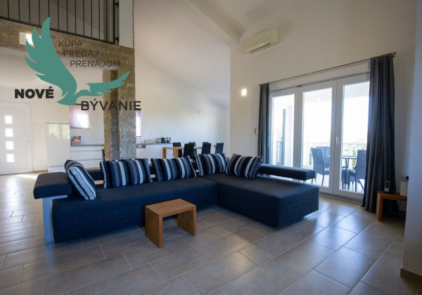 Na predaj dom len 130m od mora a pláže na ostrove Pag v Chorvátsku