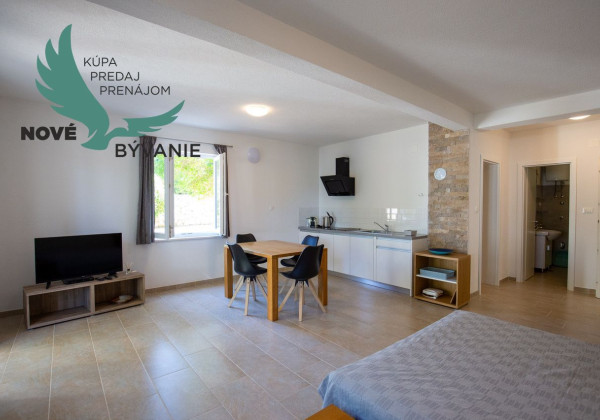 Na predaj dom len 130m od mora a pláže na ostrove Pag v Chorvátsku