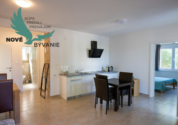 Na predaj dom len 130m od mora a pláže na ostrove Pag v Chorvátsku