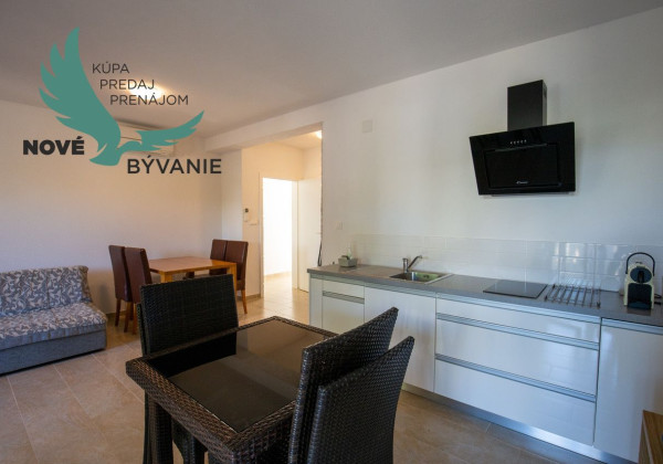 Na predaj dom len 130m od mora a pláže na ostrove Pag v Chorvátsku