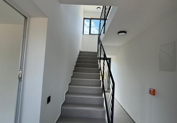 Chorvátsko - Top ponuka na predaj novostavba apartmánu blízko pláže Jadro na ostrove Vir