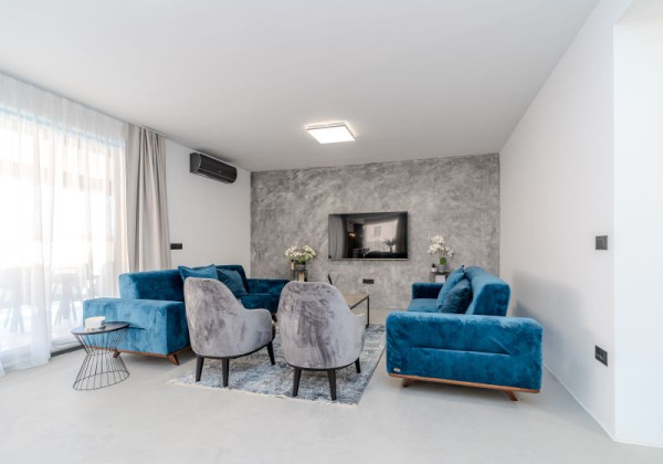 Luxusná vila s bazénom v Chorvátsku pri pieskovej pláži