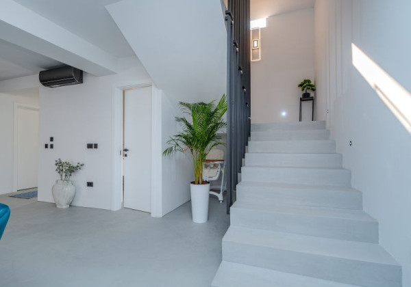 Luxusná vila s bazénom v Chorvátsku pri pieskovej pláži