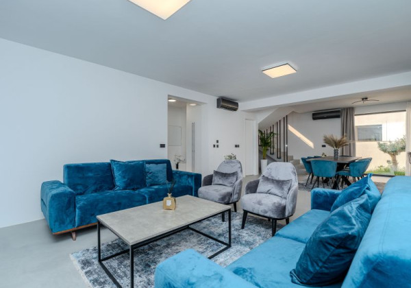 Luxusná vila s bazénom v Chorvátsku pri pieskovej pláži