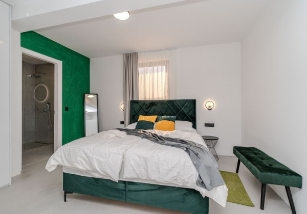 Luxusná vila s bazénom v Chorvátsku pri pieskovej pláži