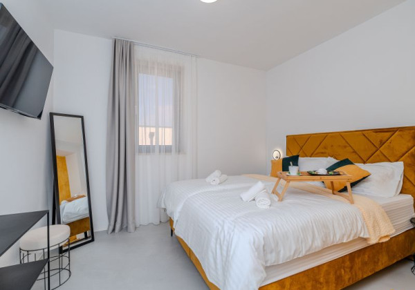 Luxusná vila s bazénom v Chorvátsku pri pieskovej pláži