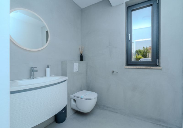 Luxusná vila s bazénom v Chorvátsku pri pieskovej pláži