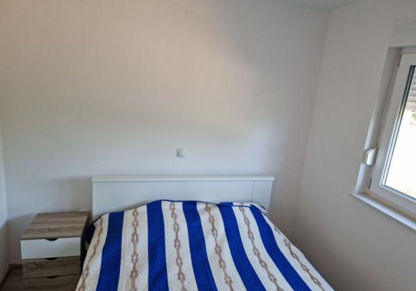 Na predaj priestranný  apartmán na ostrove Vir-Bobovik, Chorvátsko