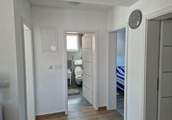 Na predaj priestranný  apartmán na ostrove Vir-Bobovik, Chorvátsko