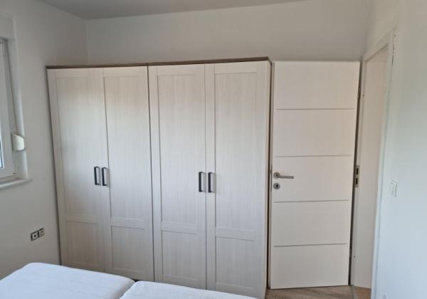 Na predaj priestranný  apartmán na ostrove Vir-Bobovik, Chorvátsko