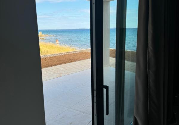 Exkluzívne novostavba apartmánu v prvej rade od mora s výhľadom na more  Chorvátsko - Privlaka