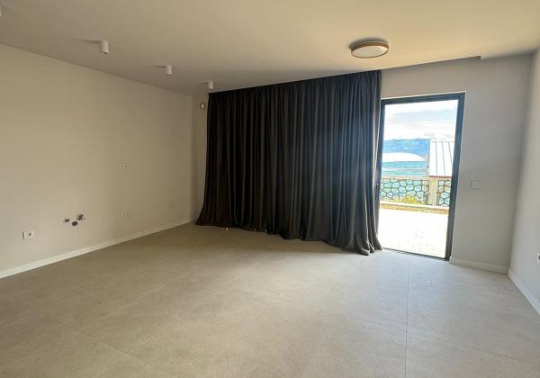 Exkluzívne novostavba apartmánu v prvej rade od mora s výhľadom na more  Chorvátsko - Privlaka