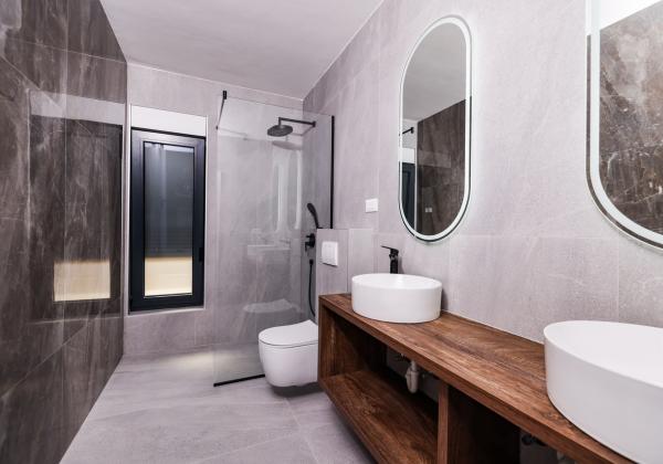 Na predaj novostavba apartmánu len 200m od mora so záhradou v Chorvátsku