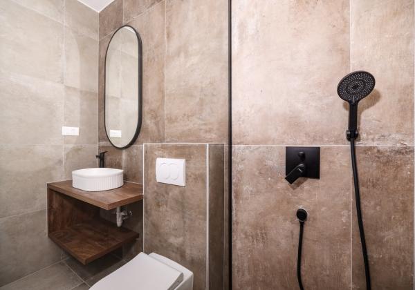 Na predaj novostavba apartmánu len 200m od mora so záhradou v Chorvátsku