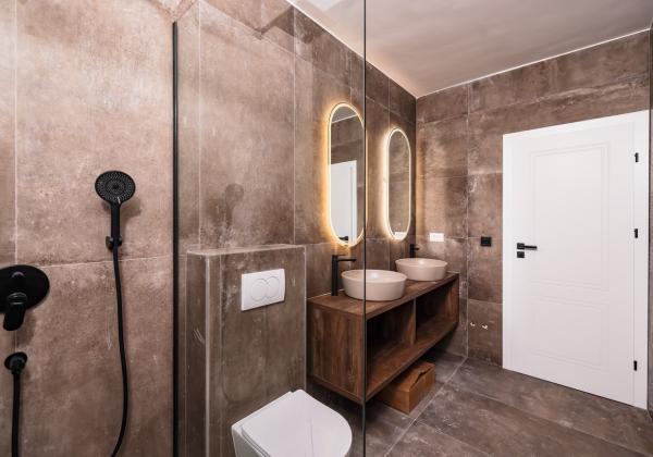 Na predaj novostavba apartmánu len 200m od mora so záhradou v Chorvátsku