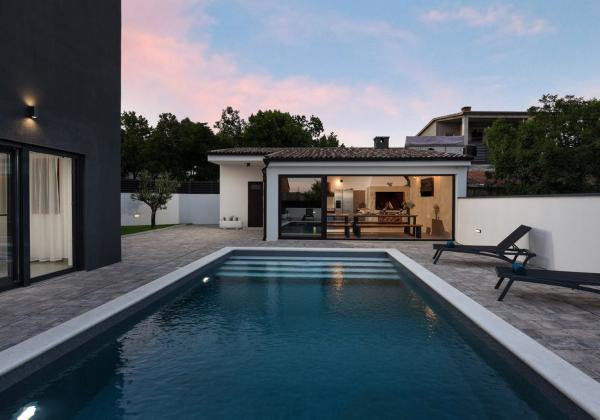 Exkluzívne krásna vila s bazénom  Chorvátsko - Maslenica