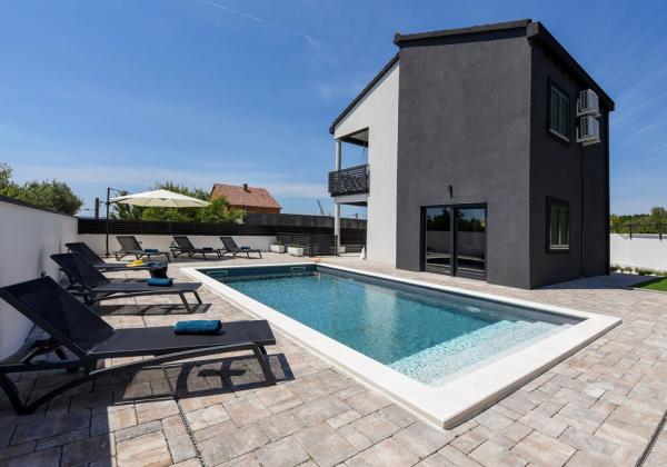 Exkluzívne krásna vila s bazénom  Chorvátsko - Maslenica