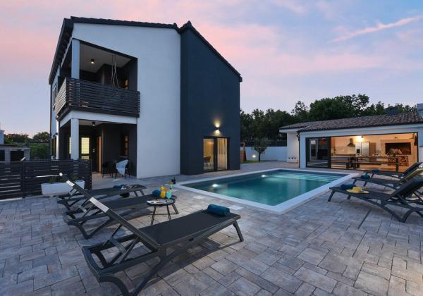 Exkluzívne krásna vila s bazénom  Chorvátsko - Maslenica