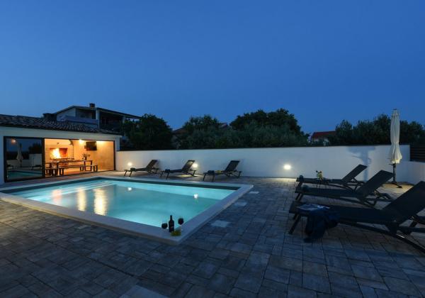 Exkluzívne krásna vila s bazénom  Chorvátsko - Maslenica