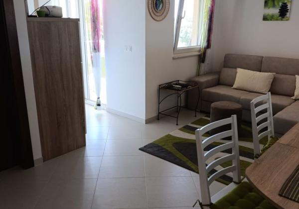 Priležitosť 2x krásny apartmán len 150m od mora s výhľadom na more v Chorvátsku