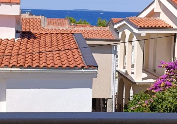 Priležitosť 2x krásny apartmán len 150m od mora s výhľadom na more v Chorvátsku