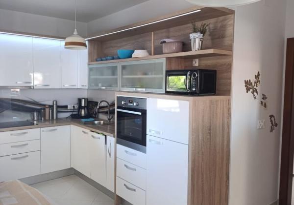 Priležitosť 2x krásny apartmán len 150m od mora s výhľadom na more v Chorvátsku