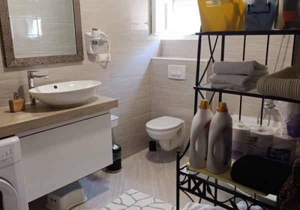 Priležitosť 2x krásny apartmán len 150m od mora s výhľadom na more v Chorvátsku