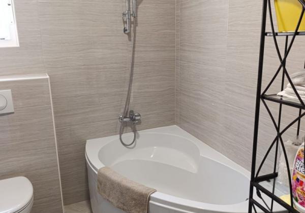 Priležitosť 2x krásny apartmán len 150m od mora s výhľadom na more v Chorvátsku