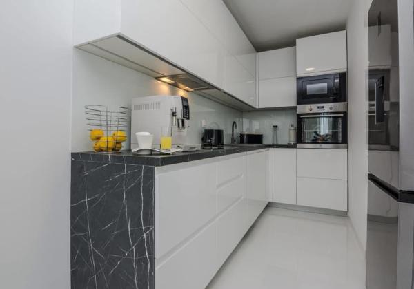 Chorvátsko - Novostavba apartmánový dom s výhľadom na more len 250m od mora