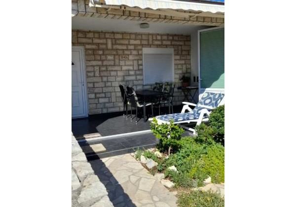 Chorvátsko - Exkluzívne dom s garážou len 120m od mora