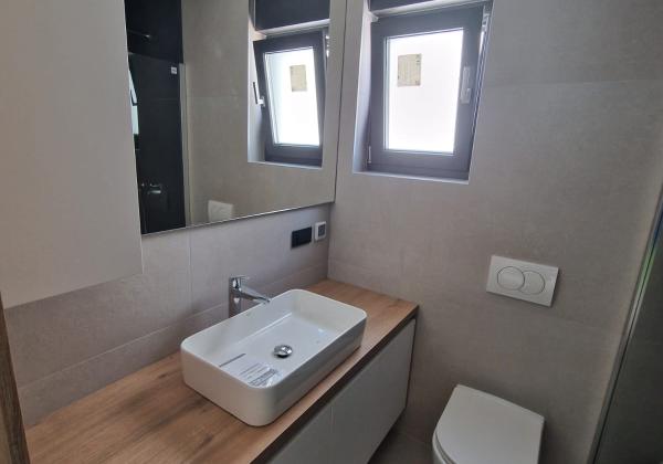 Novostavba apartmánu len 150m od mora s výhľadom na more na ostrove Vir - Jadro pláž