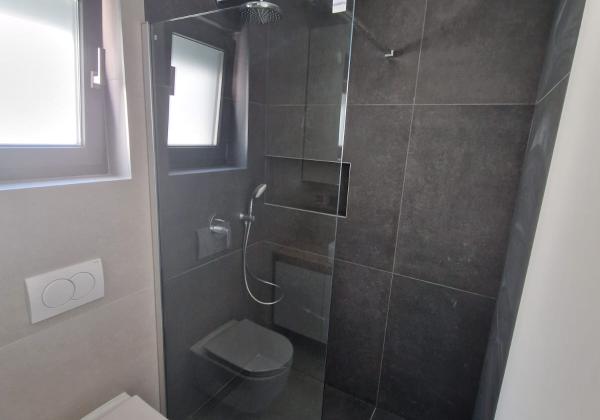 Novostavba apartmánu len 150m od mora s výhľadom na more na ostrove Vir - Jadro pláž