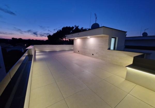 Novostavba apartmánu len 150m od mora s výhľadom na more na ostrove Vir - Jadro pláž