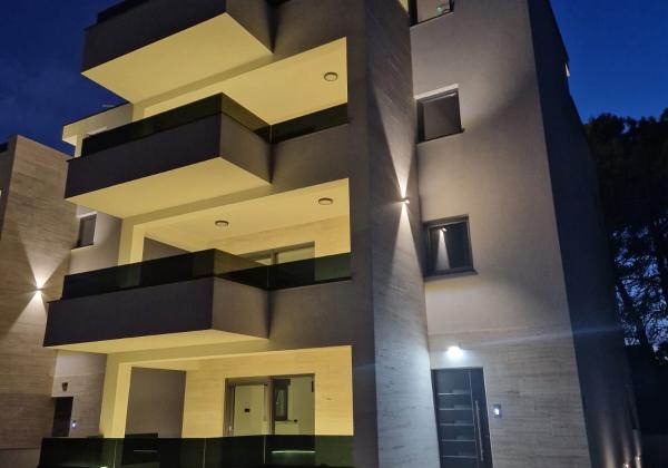 Novostavba apartmánu len 150m od mora s výhľadom na more na ostrove Vir - Jadro pláž