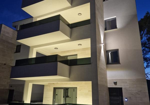 Novostavba apartmánu len 150m od mora s výhľadom na more na ostrove Vir - Jadro pláž