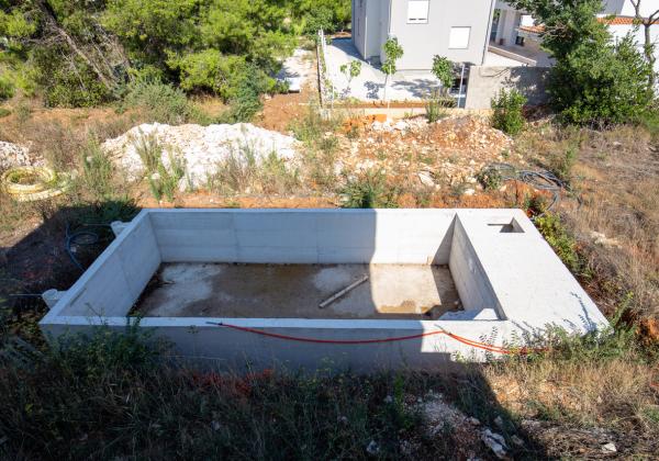 Chorvátsko - PRIVLAKA - dom s bazénom vo výbornej lokalite -panoramatický výhľad na more!