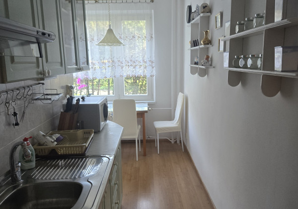 PRENÁJOM - 2 izbový byt na Západe, zariadený a po rekonštrukcii.