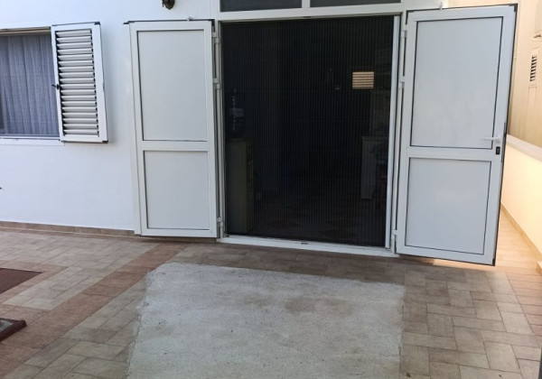 Chorvátsko - Na predaj dom s dvoma apartmánmi len 90 m od mora – Vrsi!