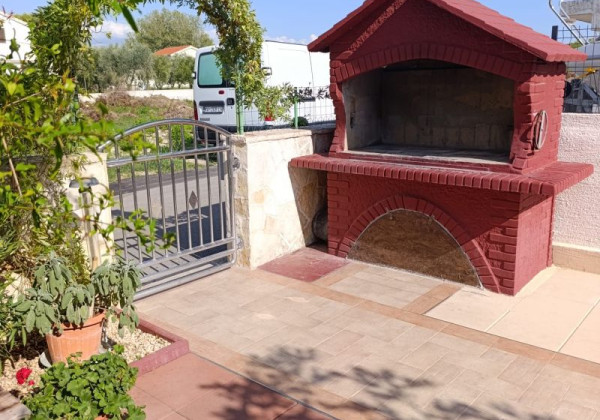 Chorvátsko - Na predaj dom s dvoma apartmánmi len 90 m od mora – Vrsi!