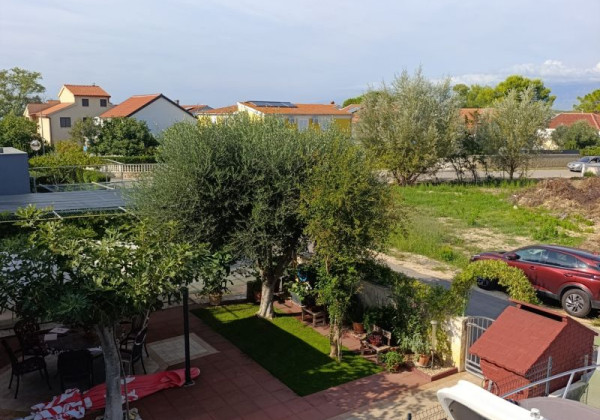 Chorvátsko - Na predaj dom s dvoma apartmánmi len 90 m od mora – Vrsi!