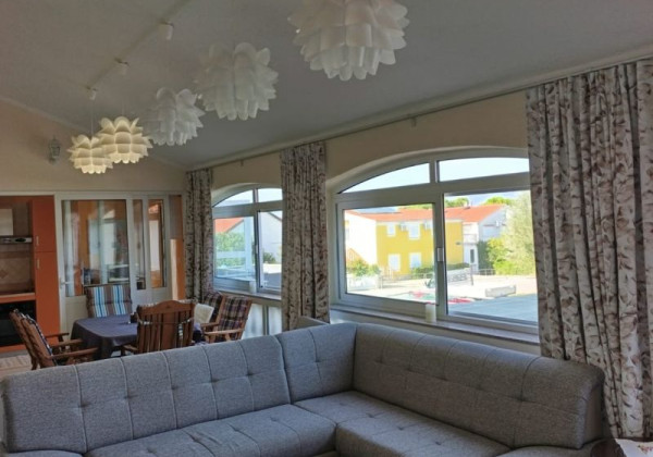 Chorvátsko - Na predaj dom s dvoma apartmánmi len 90 m od mora – Vrsi!