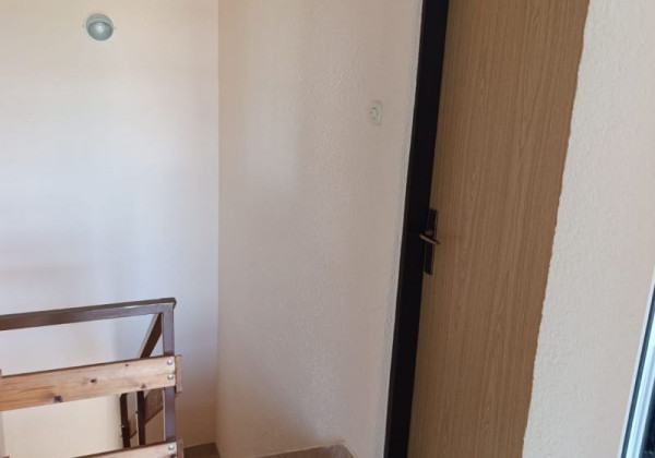 Chorvátsko - Na predaj dom s dvoma apartmánmi len 90 m od mora – Vrsi!